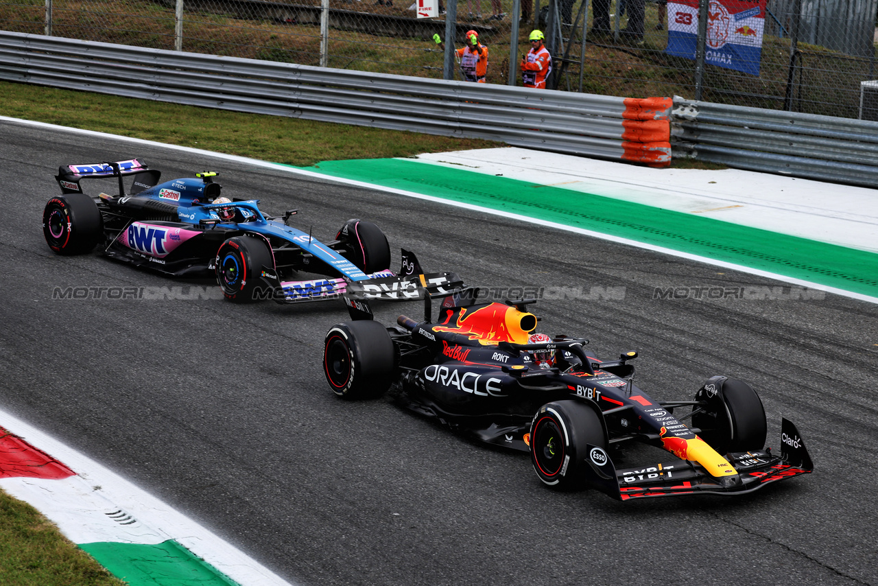 GP ITALIA, Max Verstappen (NLD) Red Bull Racing RB19.

01.09.2023. Formula 1 World Championship, Rd 15, Italian Grand Prix, Monza, Italy, Practice Day.

- www.xpbimages.com, EMail: requests@xpbimages.com © Copyright: Moy / XPB Images