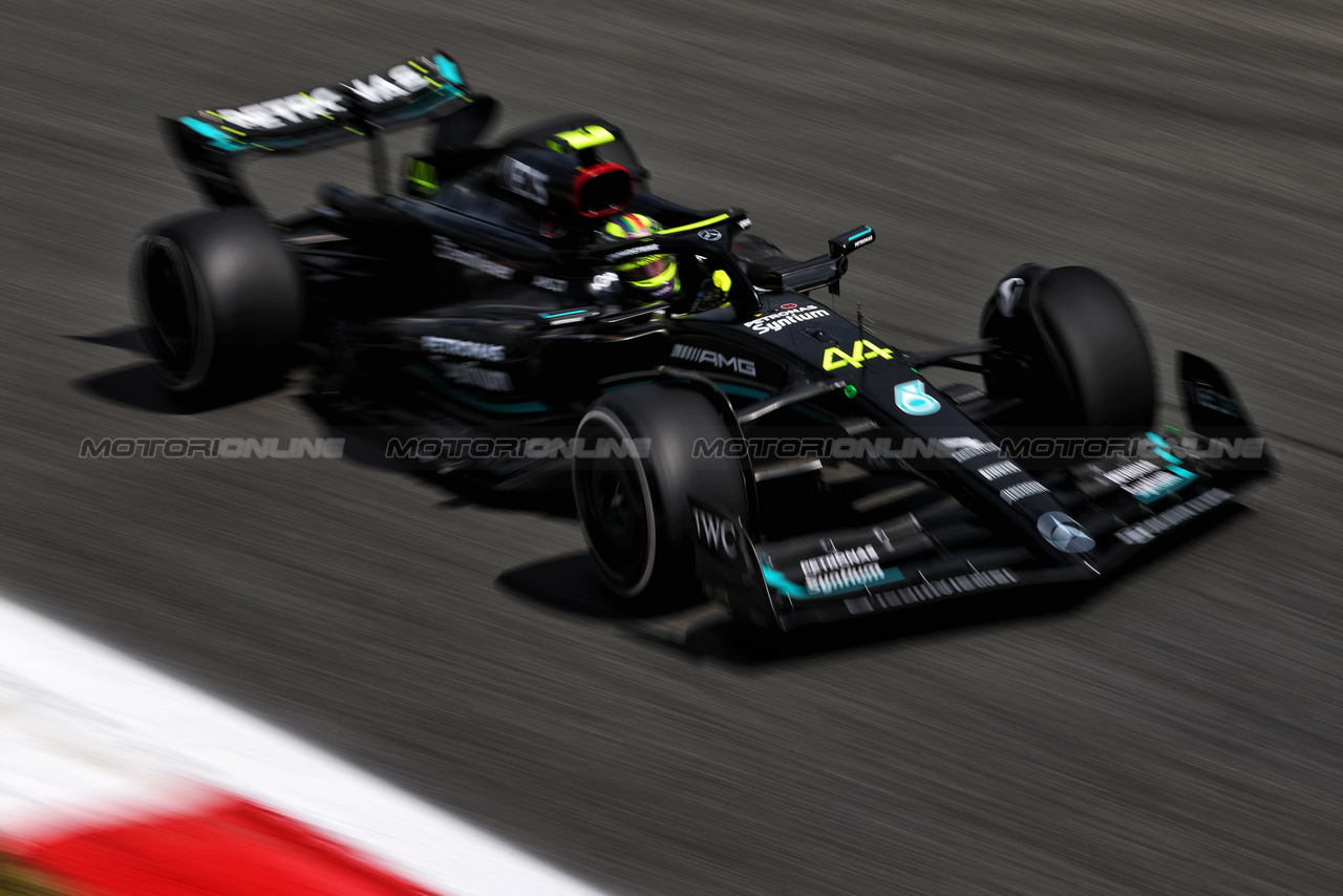 GP ITALIA, Lewis Hamilton (GBR) Mercedes AMG F1 W14.

01.09.2023. Formula 1 World Championship, Rd 15, Italian Grand Prix, Monza, Italy, Practice Day.

- www.xpbimages.com, EMail: requests@xpbimages.com © Copyright: Moy / XPB Images