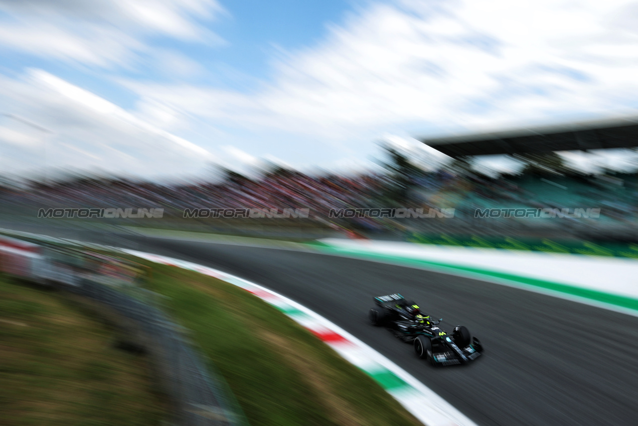 GP ITALIA, Lewis Hamilton (GBR) Mercedes AMG F1 W14.

01.09.2023. Formula 1 World Championship, Rd 15, Italian Grand Prix, Monza, Italy, Practice Day.

- www.xpbimages.com, EMail: requests@xpbimages.com © Copyright: Moy / XPB Images