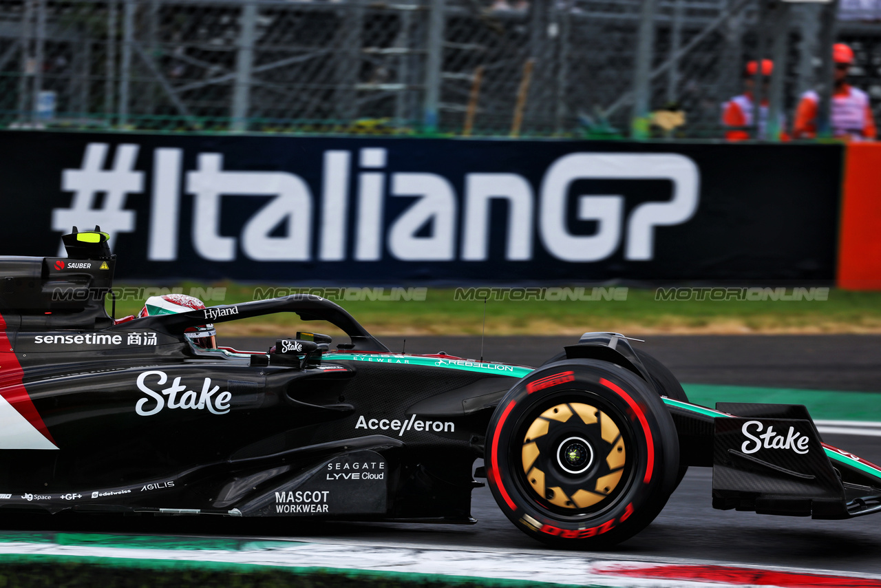 GP ITALIA, Zhou Guanyu (CHN) Alfa Romeo F1 Team C43.

01.09.2023. Formula 1 World Championship, Rd 15, Italian Grand Prix, Monza, Italy, Practice Day.

 - www.xpbimages.com, EMail: requests@xpbimages.com © Copyright: Coates / XPB Images