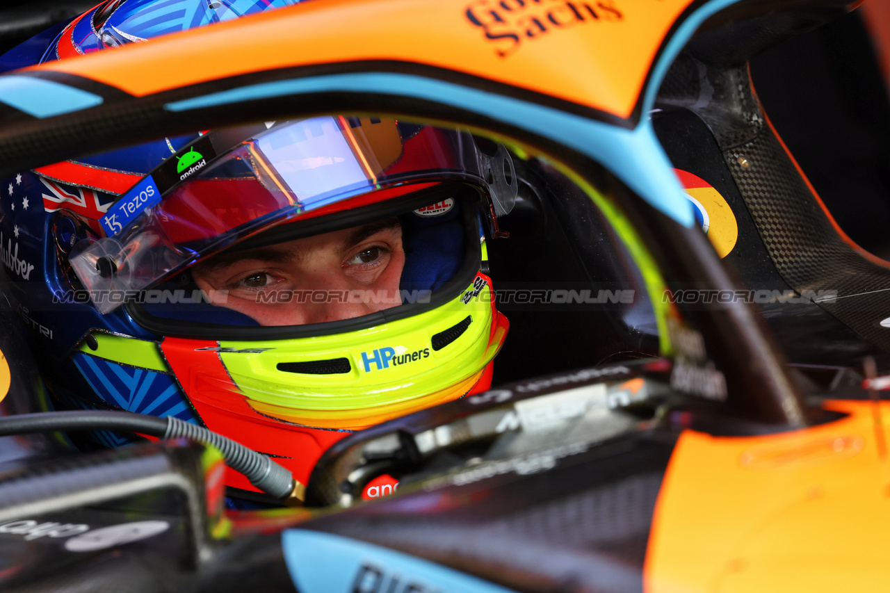 GP ITALIA, Oscar Piastri (AUS) McLaren MCL60.

01.09.2023. Formula 1 World Championship, Rd 15, Italian Grand Prix, Monza, Italy, Practice Day.

- www.xpbimages.com, EMail: requests@xpbimages.com © Copyright: Batchelor / XPB Images