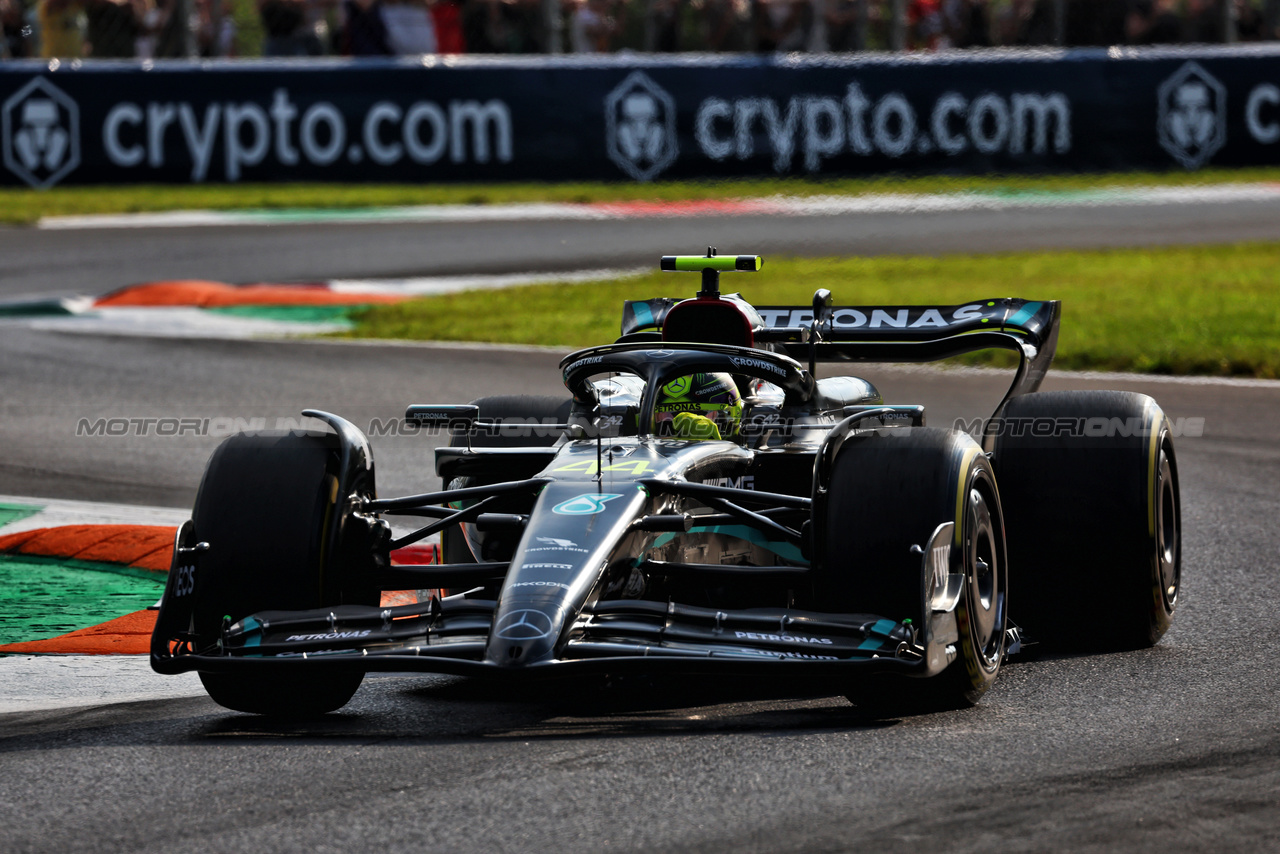 GP ITALIA, Lewis Hamilton (GBR) Mercedes AMG F1 W14.

01.09.2023. Formula 1 World Championship, Rd 15, Italian Grand Prix, Monza, Italy, Practice Day.

 - www.xpbimages.com, EMail: requests@xpbimages.com © Copyright: Coates / XPB Images