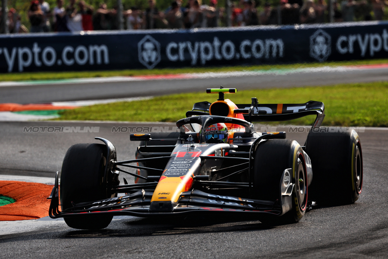 GP ITALIA, Sergio Perez (MEX) Red Bull Racing RB19.

01.09.2023. Formula 1 World Championship, Rd 15, Italian Grand Prix, Monza, Italy, Practice Day.

 - www.xpbimages.com, EMail: requests@xpbimages.com © Copyright: Coates / XPB Images