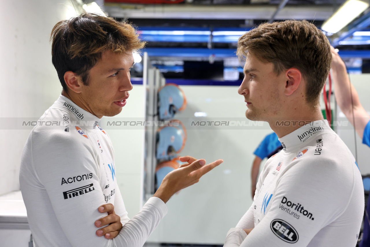 GP ITALIA, (L to R): Alexander Albon (THA) Williams Racing with Logan Sargeant (USA) Williams Racing.

01.09.2023. Formula 1 World Championship, Rd 15, Italian Grand Prix, Monza, Italy, Practice Day.

- www.xpbimages.com, EMail: requests@xpbimages.com © Copyright: Bearne / XPB Images