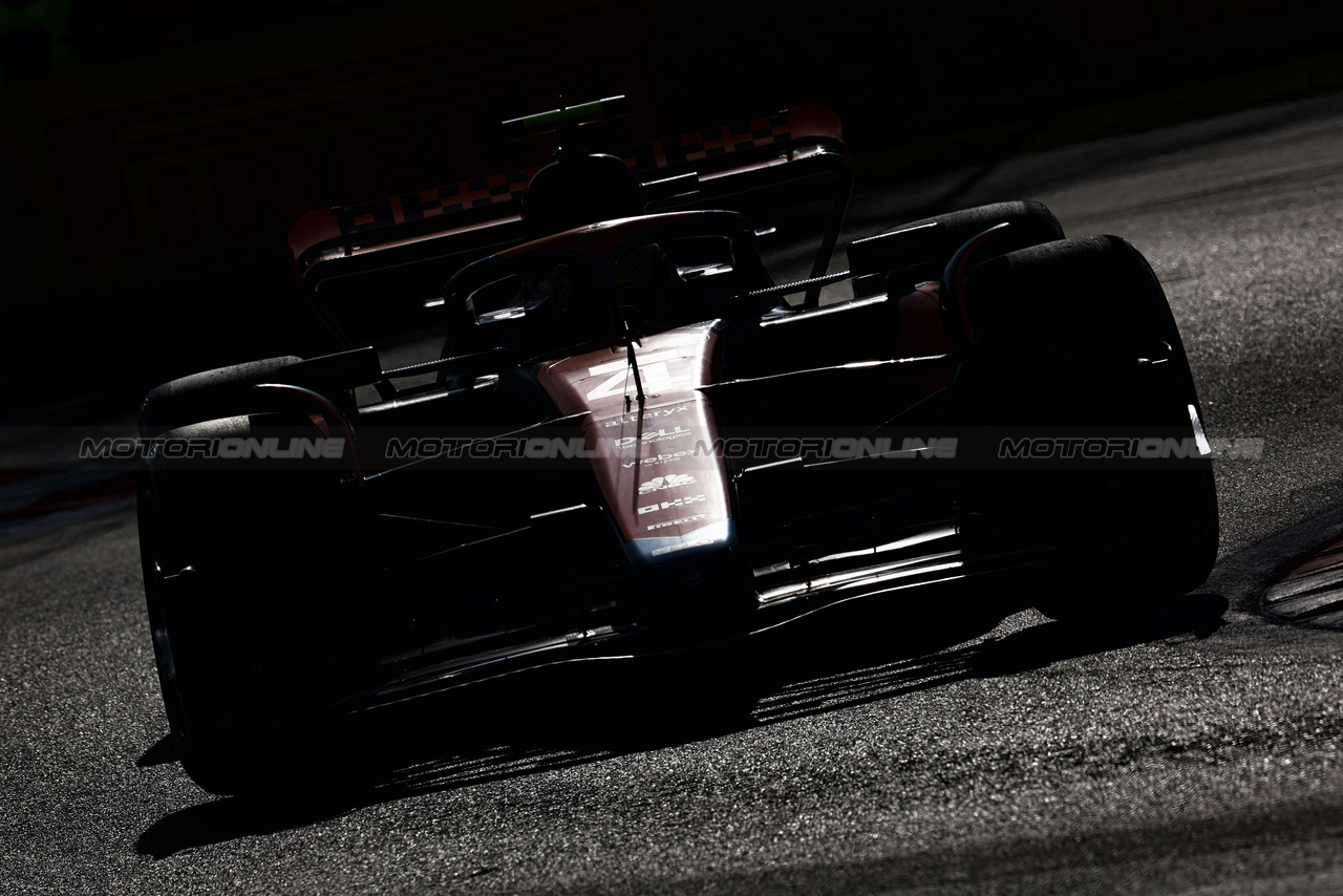 GP ITALIA, Lando Norris (GBR) McLaren MCL60.

01.09.2023. Formula 1 World Championship, Rd 15, Italian Grand Prix, Monza, Italy, Practice Day.

 - www.xpbimages.com, EMail: requests@xpbimages.com © Copyright: Staley / XPB Images