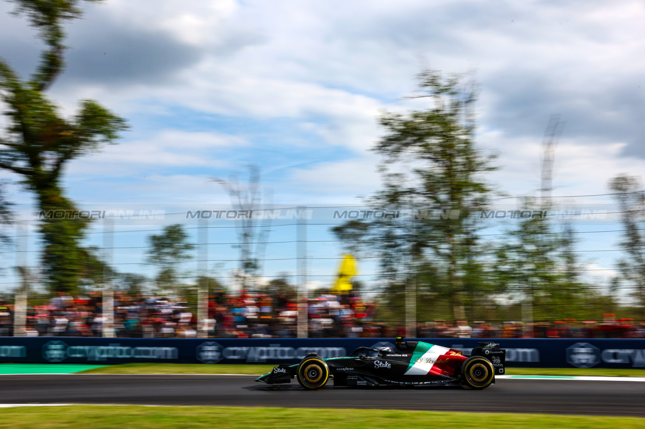 GP ITALIA, Guanyu Zhou (CHI), Alfa Romeo Racing 
01.09.2023. Formula 1 World Championship, Rd 15, Italian Grand Prix, Monza, Italy, Practice Day.
- www.xpbimages.com, EMail: requests@xpbimages.com © Copyright: Charniaux / XPB Images