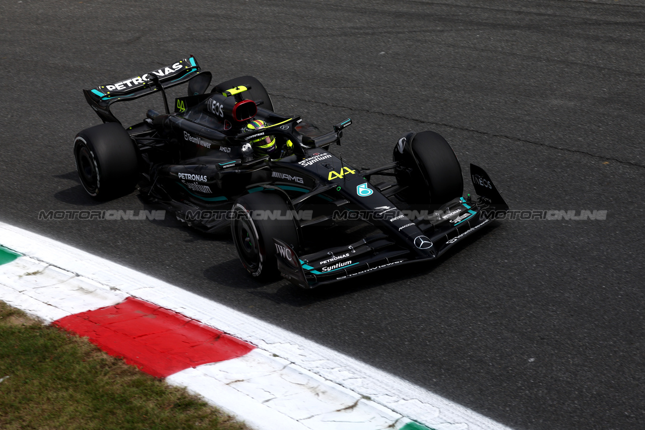 GP ITALIA, Lewis Hamilton (GBR) Mercedes AMG F1 W14.

01.09.2023. Formula 1 World Championship, Rd 15, Italian Grand Prix, Monza, Italy, Practice Day.

- www.xpbimages.com, EMail: requests@xpbimages.com © Copyright: Moy / XPB Images
