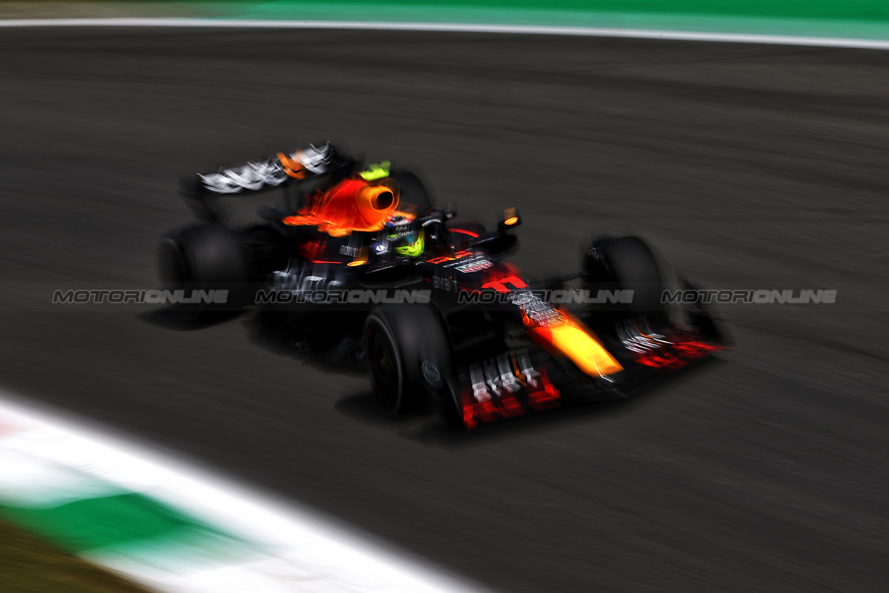 GP ITALIA, Sergio Perez (MEX) Red Bull Racing RB19.

01.09.2023. Formula 1 World Championship, Rd 15, Italian Grand Prix, Monza, Italy, Practice Day.

- www.xpbimages.com, EMail: requests@xpbimages.com © Copyright: Moy / XPB Images