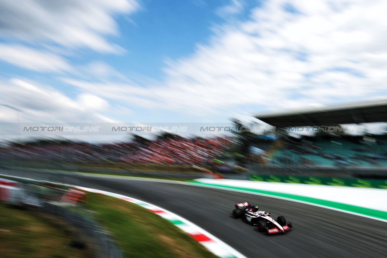 GP ITALIA, Nico Hulkenberg (GER) Haas VF-23.

01.09.2023. Formula 1 World Championship, Rd 15, Italian Grand Prix, Monza, Italy, Practice Day.

- www.xpbimages.com, EMail: requests@xpbimages.com © Copyright: Moy / XPB Images