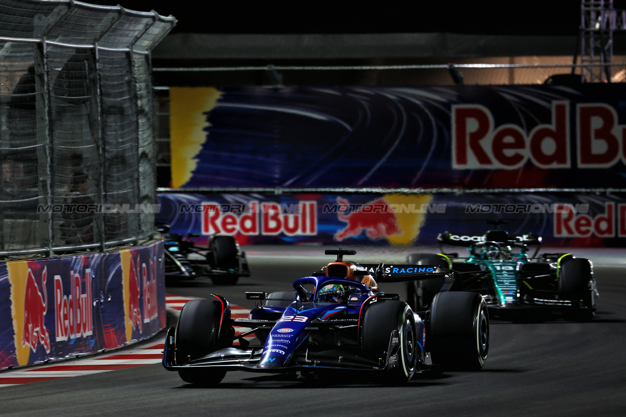 GP LAS VEGAS, Alexander Albon (THA) Williams Racing FW45.

18.11.2023. Formula 1 World Championship, Rd 22, Las Vegas Grand Prix, Las Vegas, Nevada, USA, Gara Day.

 - www.xpbimages.com, EMail: requests@xpbimages.com © Copyright: Coates / XPB Images