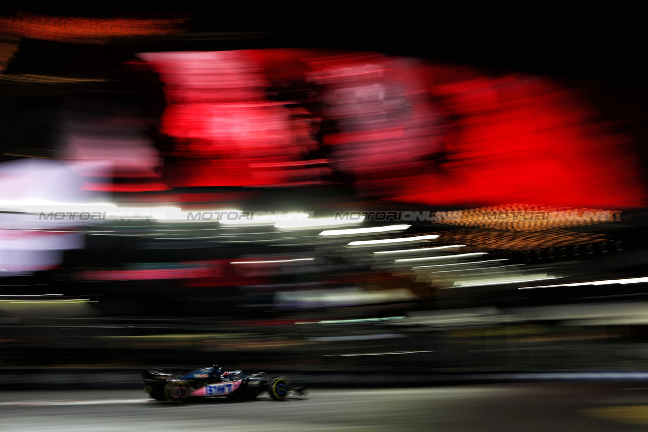 GP LAS VEGAS, Esteban Ocon (FRA) Alpine F1 Team A523.

18.11.2023. Formula 1 World Championship, Rd 22, Las Vegas Grand Prix, Las Vegas, Nevada, USA, Gara Day.

- www.xpbimages.com, EMail: requests@xpbimages.com © Copyright: Moy / XPB Images