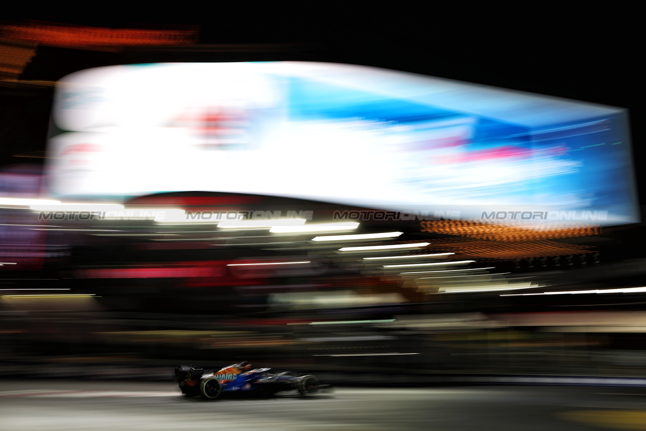 GP LAS VEGAS, Alexander Albon (THA) Williams Racing FW45.

18.11.2023. Formula 1 World Championship, Rd 22, Las Vegas Grand Prix, Las Vegas, Nevada, USA, Gara Day.

- www.xpbimages.com, EMail: requests@xpbimages.com © Copyright: Moy / XPB Images