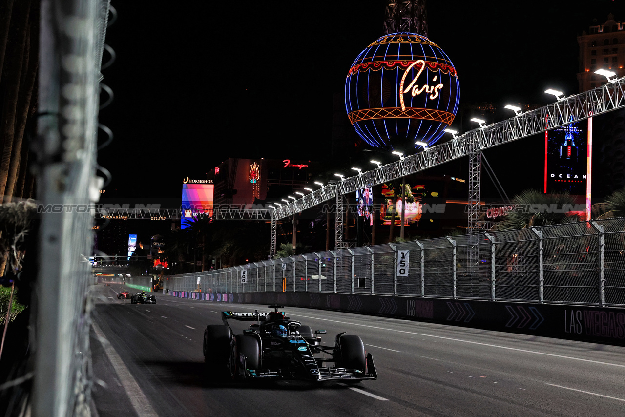 GP LAS VEGAS, George Russell (GBR) Mercedes AMG F1 W14.

18.11.2023. Formula 1 World Championship, Rd 22, Las Vegas Grand Prix, Las Vegas, Nevada, USA, Gara Day.

- www.xpbimages.com, EMail: requests@xpbimages.com © Copyright: Moy / XPB Images