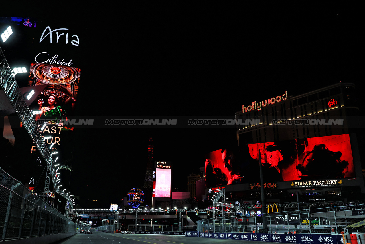 GP LAS VEGAS, Kevin Magnussen (DEN) Haas VF-23.

18.11.2023. Formula 1 World Championship, Rd 22, Las Vegas Grand Prix, Las Vegas, Nevada, USA, Gara Day.

- www.xpbimages.com, EMail: requests@xpbimages.com © Copyright: Moy / XPB Images