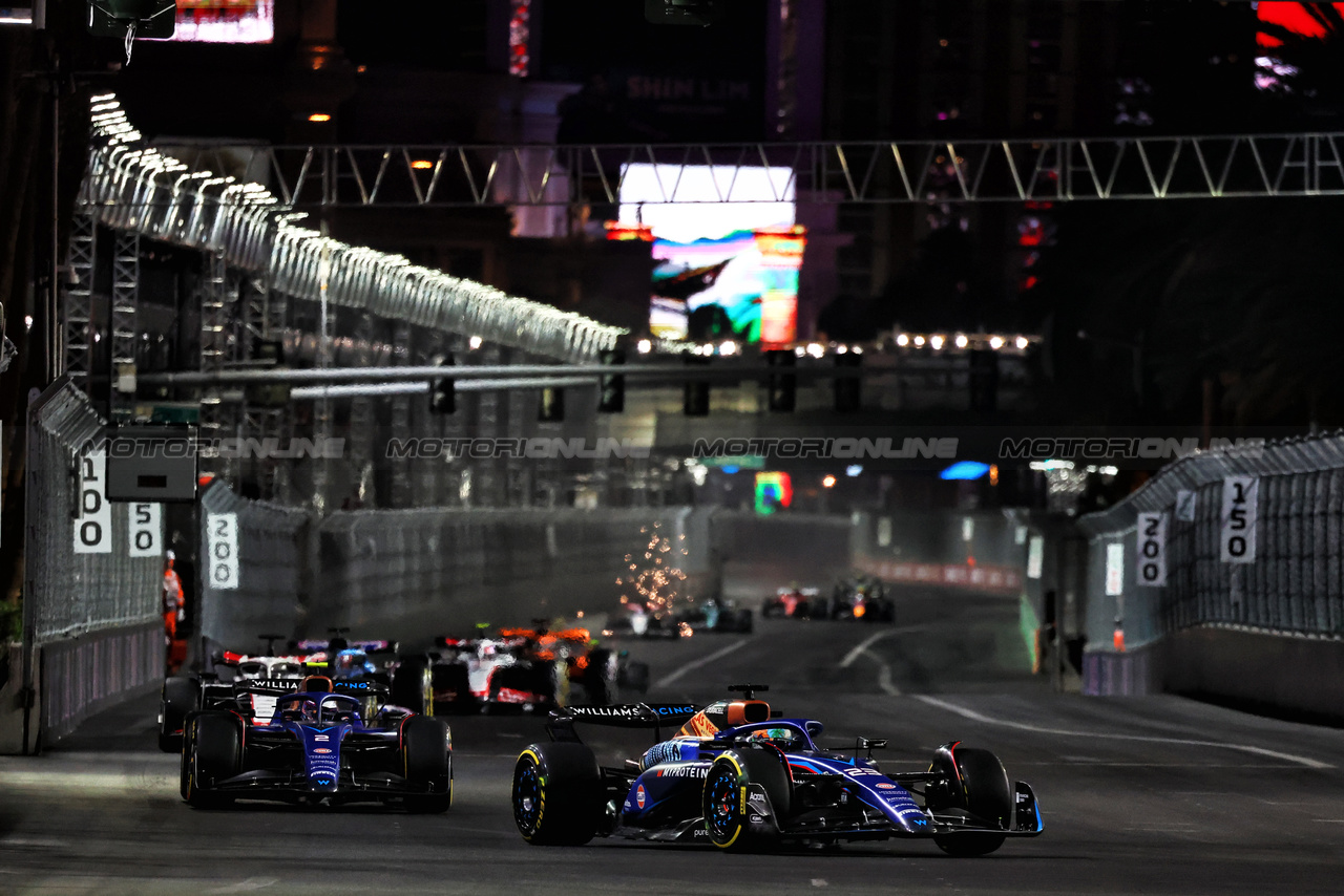 GP LAS VEGAS, Alexander Albon (THA) Williams Racing FW45.

18.11.2023. Formula 1 World Championship, Rd 22, Las Vegas Grand Prix, Las Vegas, Nevada, USA, Gara Day.

- www.xpbimages.com, EMail: requests@xpbimages.com © Copyright: Moy / XPB Images