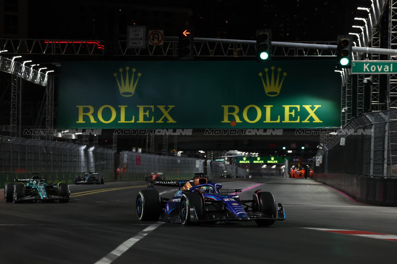 GP LAS VEGAS, Alexander Albon (THA) Williams Racing FW45.

18.11.2023. Formula 1 World Championship, Rd 22, Las Vegas Grand Prix, Las Vegas, Nevada, USA, Gara Day.

- www.xpbimages.com, EMail: requests@xpbimages.com © Copyright: Moy / XPB Images