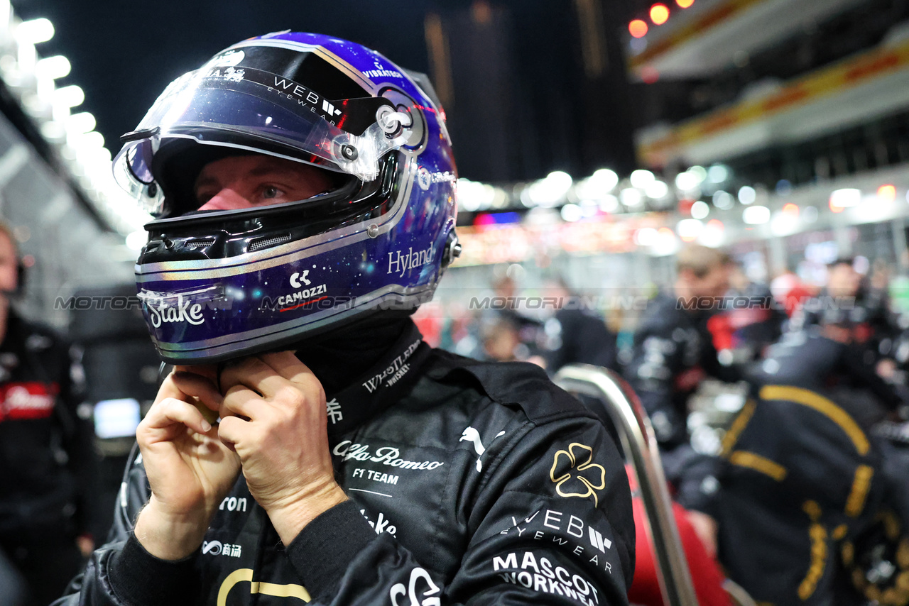 GP LAS VEGAS, Valtteri Bottas (FIN) Alfa Romeo F1 Team on the grid.

18.11.2023. Formula 1 World Championship, Rd 22, Las Vegas Grand Prix, Las Vegas, Nevada, USA, Gara Day.

- www.xpbimages.com, EMail: requests@xpbimages.com © Copyright: Bearne / XPB Images