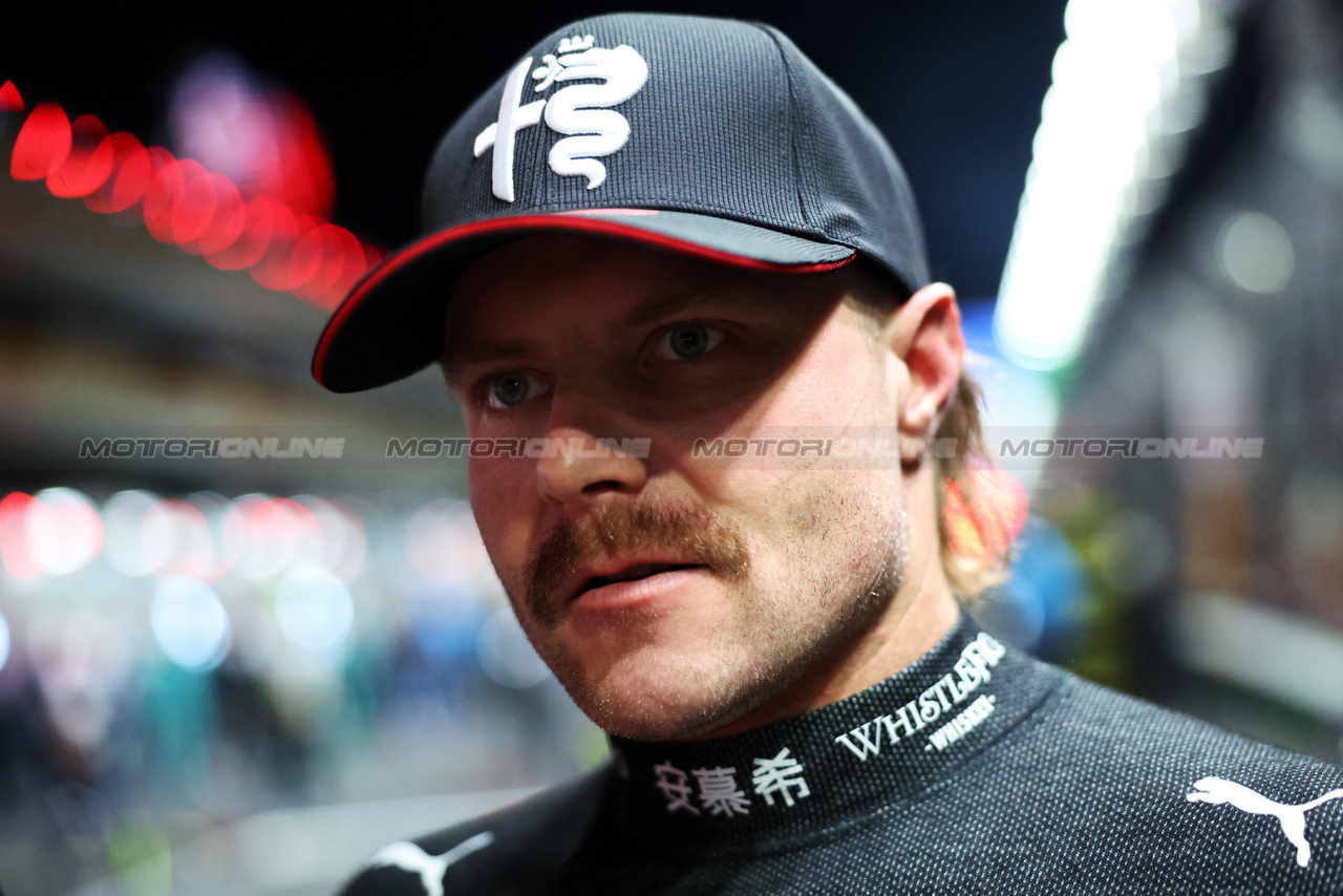 GP LAS VEGAS, Valtteri Bottas (FIN) Alfa Romeo F1 Team on the grid.

18.11.2023. Formula 1 World Championship, Rd 22, Las Vegas Grand Prix, Las Vegas, Nevada, USA, Gara Day.

- www.xpbimages.com, EMail: requests@xpbimages.com © Copyright: Bearne / XPB Images