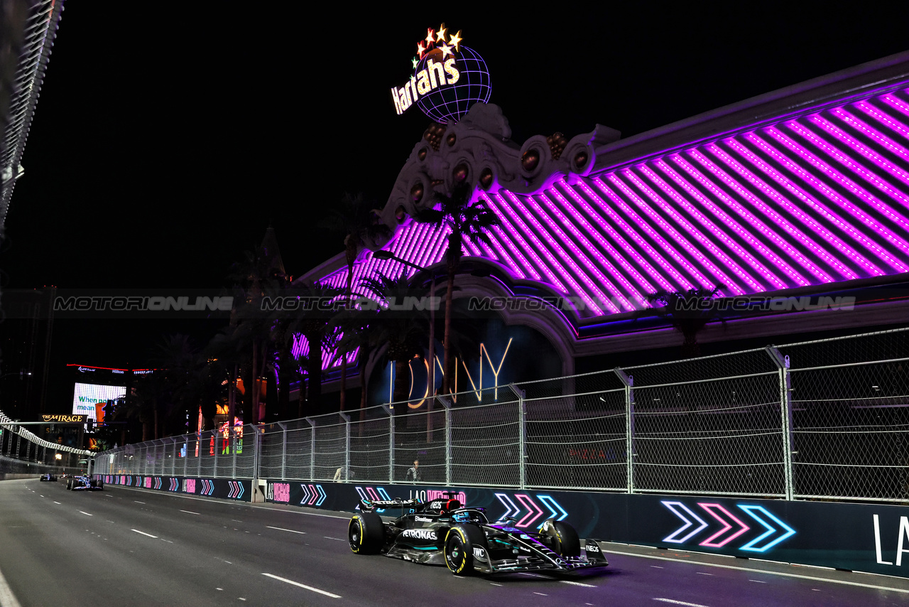 GP LAS VEGAS, George Russell (GBR) Mercedes AMG F1 W14.

18.11.2023. Formula 1 World Championship, Rd 22, Las Vegas Grand Prix, Las Vegas, Nevada, USA, Gara Day.

 - www.xpbimages.com, EMail: requests@xpbimages.com © Copyright: Staley / XPB Images