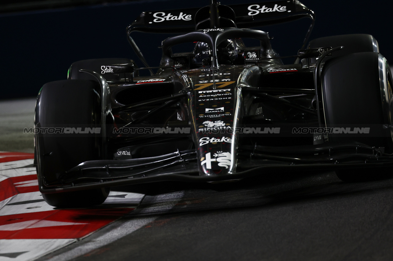 GP LAS VEGAS, Valtteri Bottas (FIN) Alfa Romeo F1 Team C43.

18.11.2023. Formula 1 World Championship, Rd 22, Las Vegas Grand Prix, Las Vegas, Nevada, USA, Gara Day.

 - www.xpbimages.com, EMail: requests@xpbimages.com © Copyright: Coates / XPB Images