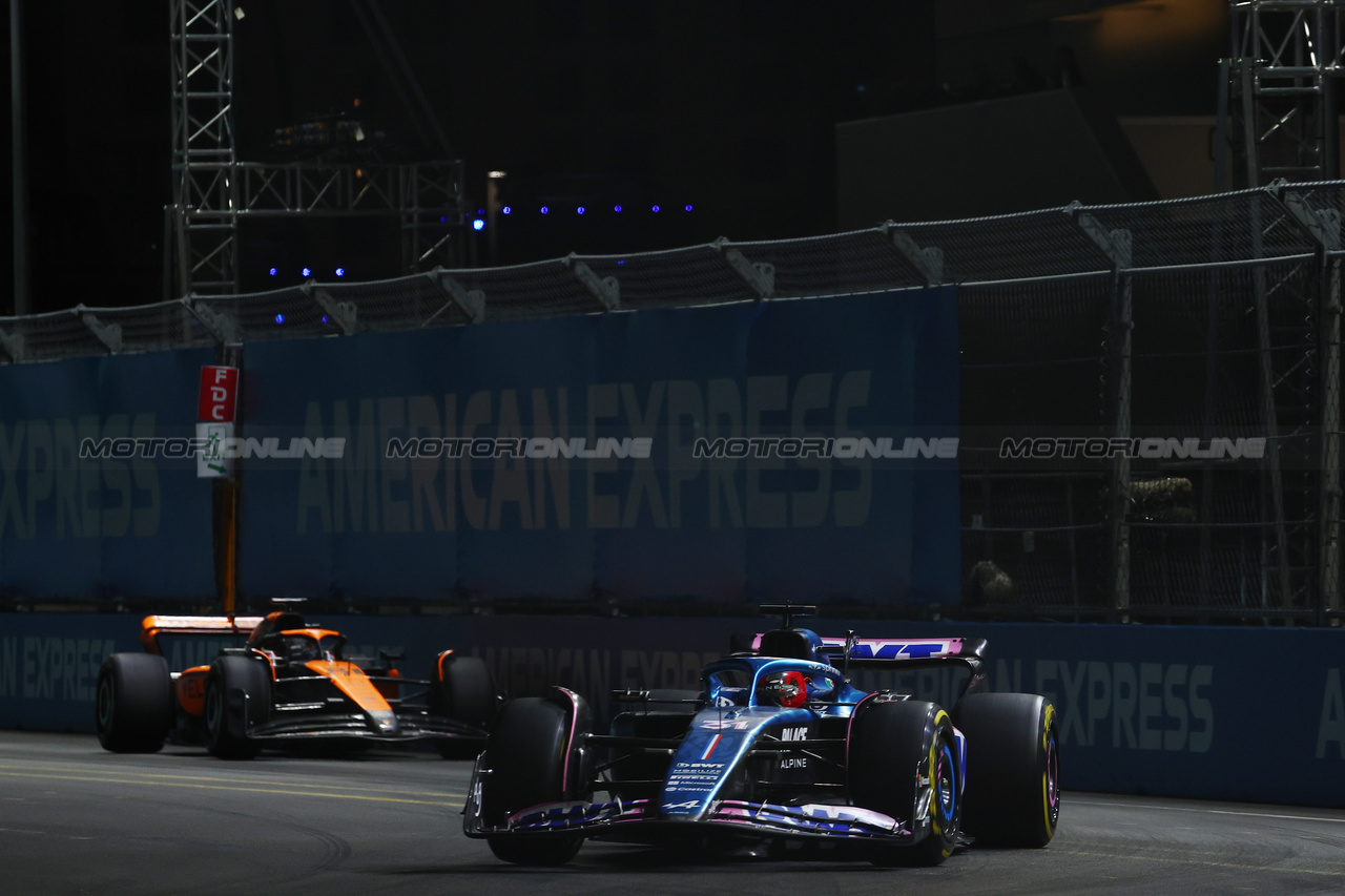 GP LAS VEGAS, Esteban Ocon (FRA) Alpine F1 Team A523.

18.11.2023. Formula 1 World Championship, Rd 22, Las Vegas Grand Prix, Las Vegas, Nevada, USA, Gara Day.

 - www.xpbimages.com, EMail: requests@xpbimages.com © Copyright: Coates / XPB Images