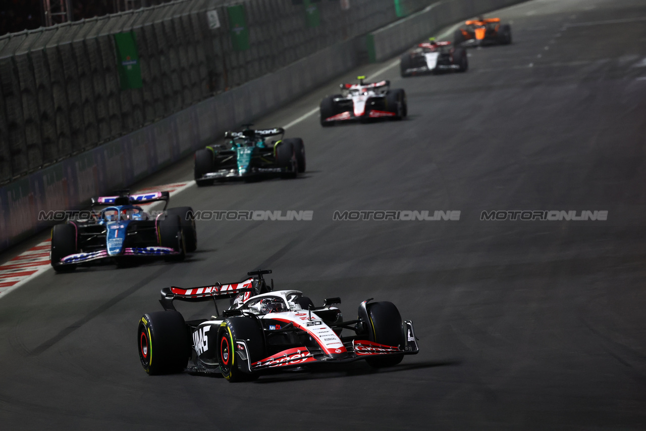 GP LAS VEGAS, Kevin Magnussen (DEN) Haas VF-23.

18.11.2023. Formula 1 World Championship, Rd 22, Las Vegas Grand Prix, Las Vegas, Nevada, USA, Gara Day.

- www.xpbimages.com, EMail: requests@xpbimages.com © Copyright: Batchelor / XPB Images