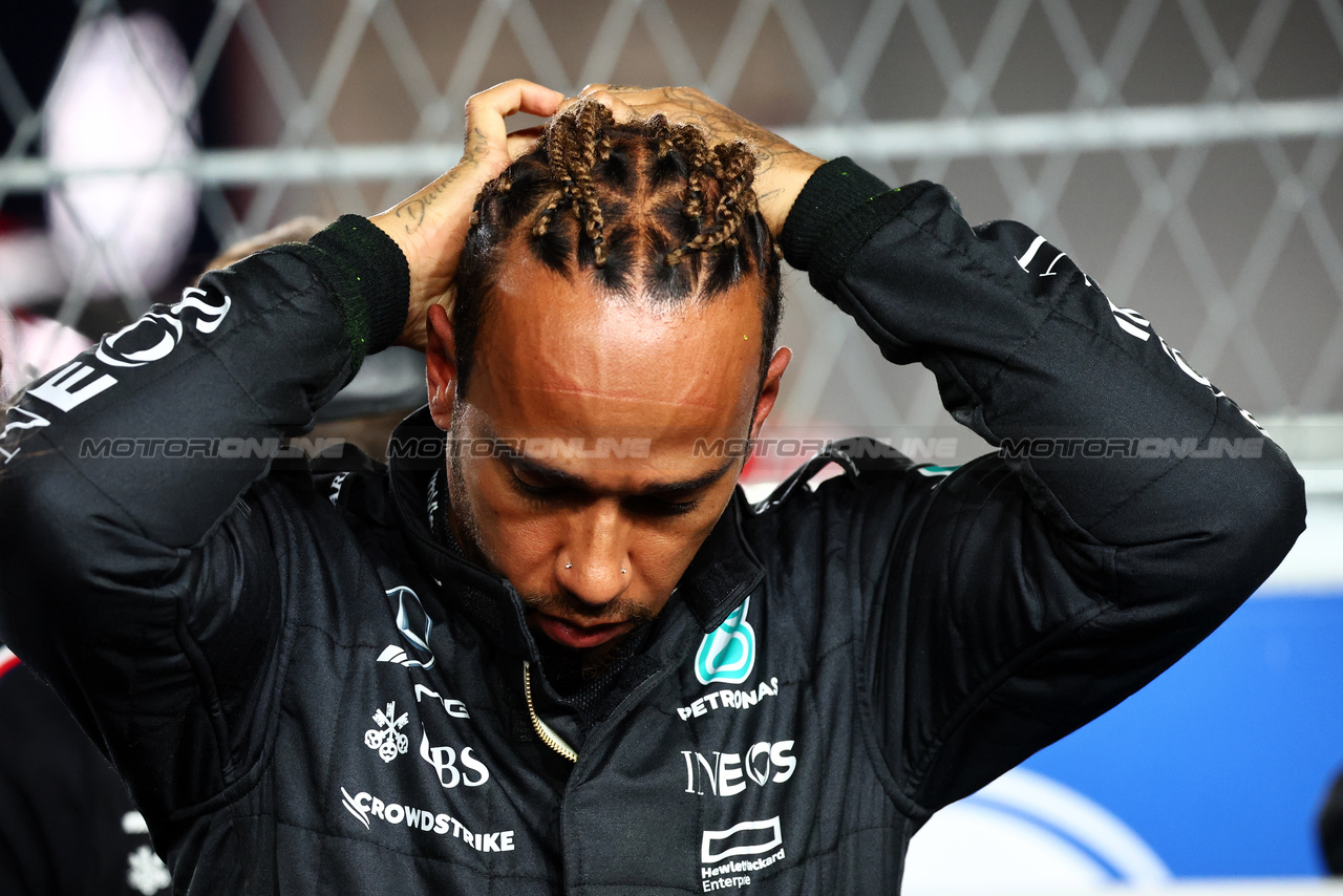 GP LAS VEGAS, Lewis Hamilton (GBR) Mercedes AMG F1 on the grid.

18.11.2023. Formula 1 World Championship, Rd 22, Las Vegas Grand Prix, Las Vegas, Nevada, USA, Gara Day.

- www.xpbimages.com, EMail: requests@xpbimages.com © Copyright: Batchelor / XPB Images