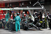 GP LAS VEGAS, George Russell (GBR) Mercedes AMG F1 W14 makes a pit stop.
18.11.2023. Formula 1 World Championship, Rd 22, Las Vegas Grand Prix, Las Vegas, Nevada, USA, Gara Day.
- www.xpbimages.com, EMail: requests@xpbimages.com © Copyright: Charniaux / XPB Images