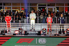 GP LAS VEGAS, The podium (L to R): Charles Leclerc (MON) Ferrari, second; Max Verstappen (NLD) Red Bull Racing, vincitore; Sergio Perez (MEX) Red Bull Racing, third; Francesco Laus, Red Bull Racing Senior Tyre Simulation Engineer.
18.11.2023. Formula 1 World Championship, Rd 22, Las Vegas Grand Prix, Las Vegas, Nevada, USA, Gara Day.
- www.xpbimages.com, EMail: requests@xpbimages.com © Copyright: Moy / XPB Images