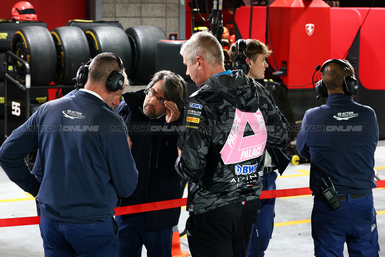 GP LAS VEGAS, Rob Cherry (GBR) Alpine F1 Team Gara Team Manager with Jo Bauer (GER) FIA Delegate.

16.11.2023. Formula 1 World Championship, Rd 22, Las Vegas Grand Prix, Las Vegas, Nevada, USA, Practice Day.

 - www.xpbimages.com, EMail: requests@xpbimages.com © Copyright: Coates / XPB Images