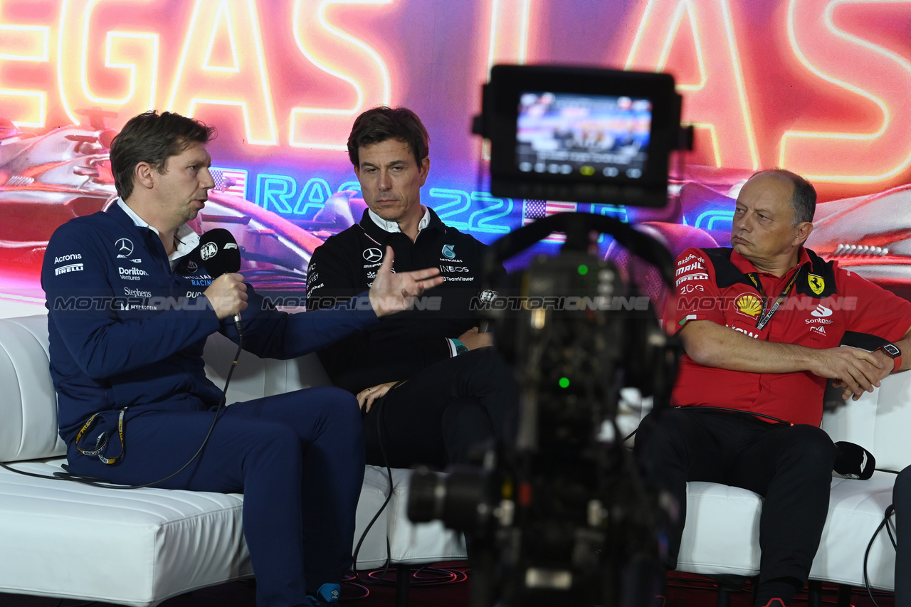 GP LAS VEGAS, (L to R): James Vowles (GBR) Williams Racing Team Principal; Toto Wolff (GER) Mercedes AMG F1 Shareholder e Executive Director; e Frederic Vasseur (FRA) Ferrari Team Principal, in the FIA Press Conference.

16.11.2023. Formula 1 World Championship, Rd 22, Las Vegas Grand Prix, Las Vegas, Nevada, USA, Practice Day.

- www.xpbimages.com, EMail: requests@xpbimages.com © Copyright: XPB Images