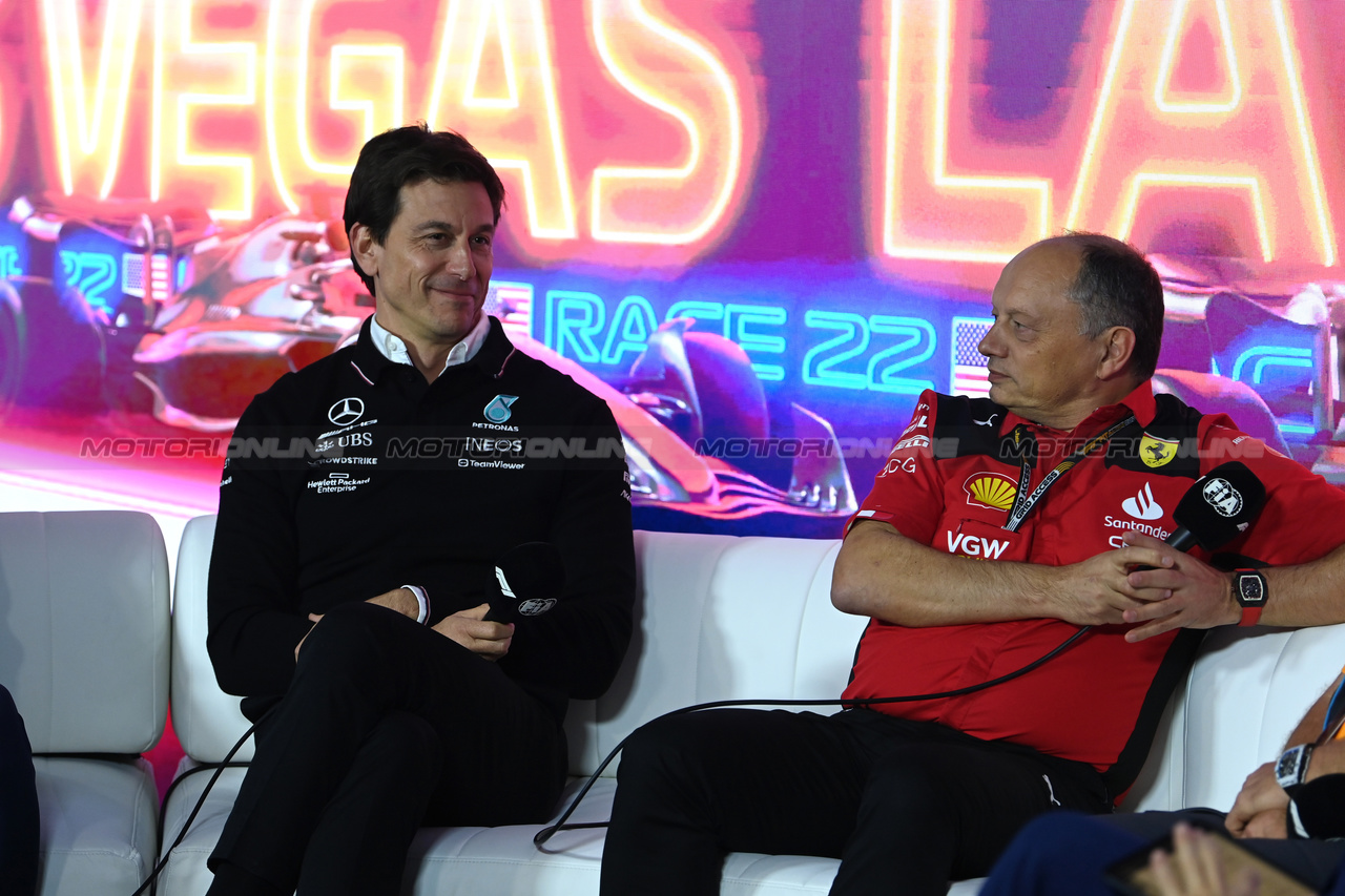 GP LAS VEGAS, (L to R): Toto Wolff (GER) Mercedes AMG F1 Shareholder e Executive Director e Frederic Vasseur (FRA) Ferrari Team Principal in the FIA Press Conference.

16.11.2023. Formula 1 World Championship, Rd 22, Las Vegas Grand Prix, Las Vegas, Nevada, USA, Practice Day.

- www.xpbimages.com, EMail: requests@xpbimages.com © Copyright: XPB Images