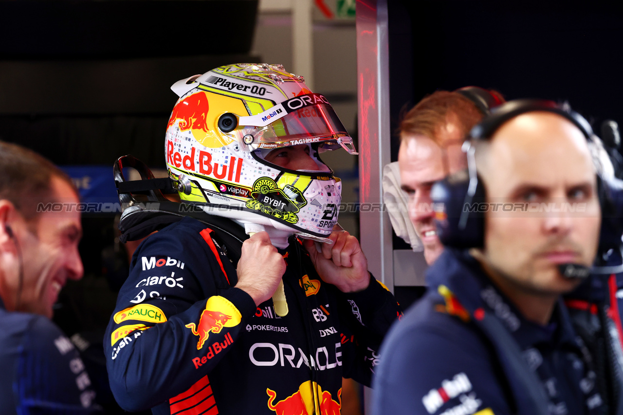 GP LAS VEGAS, Max Verstappen (NLD) Red Bull Racing.

16.11.2023. Formula 1 World Championship, Rd 22, Las Vegas Grand Prix, Las Vegas, Nevada, USA, Practice Day.

 - www.xpbimages.com, EMail: requests@xpbimages.com © Copyright: Coates / XPB Images
