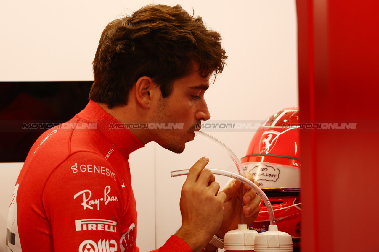 GP LAS VEGAS, Charles Leclerc (MON) Ferrari.

16.11.2023. Formula 1 World Championship, Rd 22, Las Vegas Grand Prix, Las Vegas, Nevada, USA, Practice Day.

 - www.xpbimages.com, EMail: requests@xpbimages.com © Copyright: Coates / XPB Images