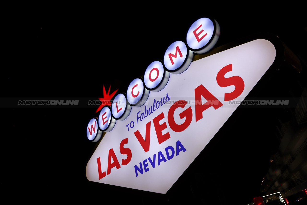 GP LAS VEGAS, Circuit Atmosfera.

16.11.2023. Formula 1 World Championship, Rd 22, Las Vegas Grand Prix, Las Vegas, Nevada, USA, Practice Day.

- www.xpbimages.com, EMail: requests@xpbimages.com © Copyright: Batchelor / XPB Images