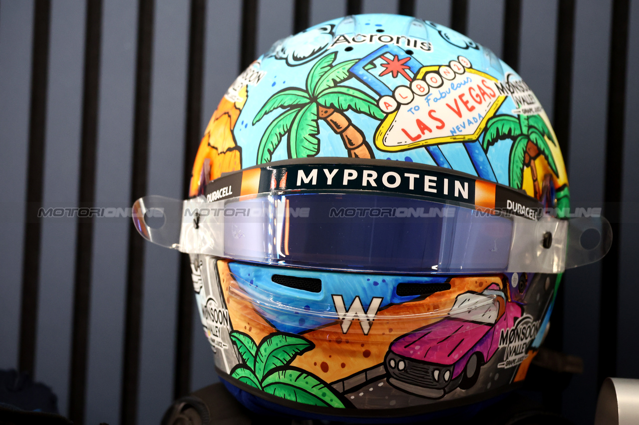 GP LAS VEGAS, The helmet of Alexander Albon (THA) Williams Racing.

16.11.2023. Formula 1 World Championship, Rd 22, Las Vegas Grand Prix, Las Vegas, Nevada, USA, Practice Day.

- www.xpbimages.com, EMail: requests@xpbimages.com © Copyright: Batchelor / XPB Images