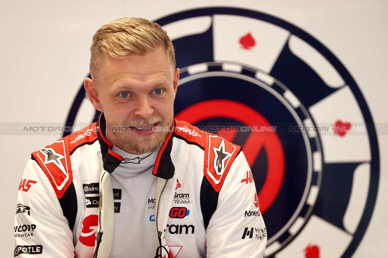 GP LAS VEGAS, Kevin Magnussen (DEN) Haas F1 Team.

16.11.2023. Formula 1 World Championship, Rd 22, Las Vegas Grand Prix, Las Vegas, Nevada, USA, Practice Day.

- www.xpbimages.com, EMail: requests@xpbimages.com © Copyright: Batchelor / XPB Images