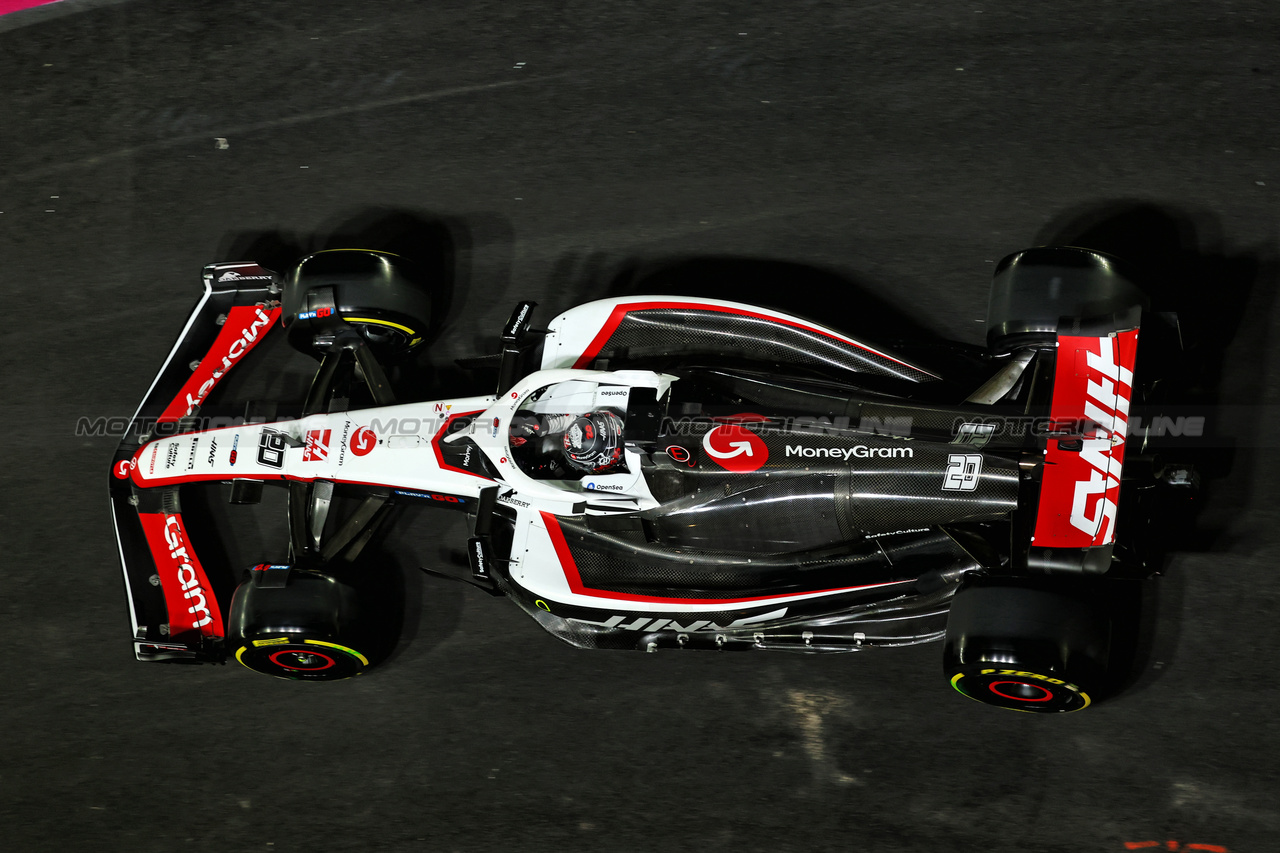 GP LAS VEGAS, Kevin Magnussen (DEN) Haas VF-23.

16.11.2023. Formula 1 World Championship, Rd 22, Las Vegas Grand Prix, Las Vegas, Nevada, USA, Practice Day.

- www.xpbimages.com, EMail: requests@xpbimages.com © Copyright: Batchelor / XPB Images