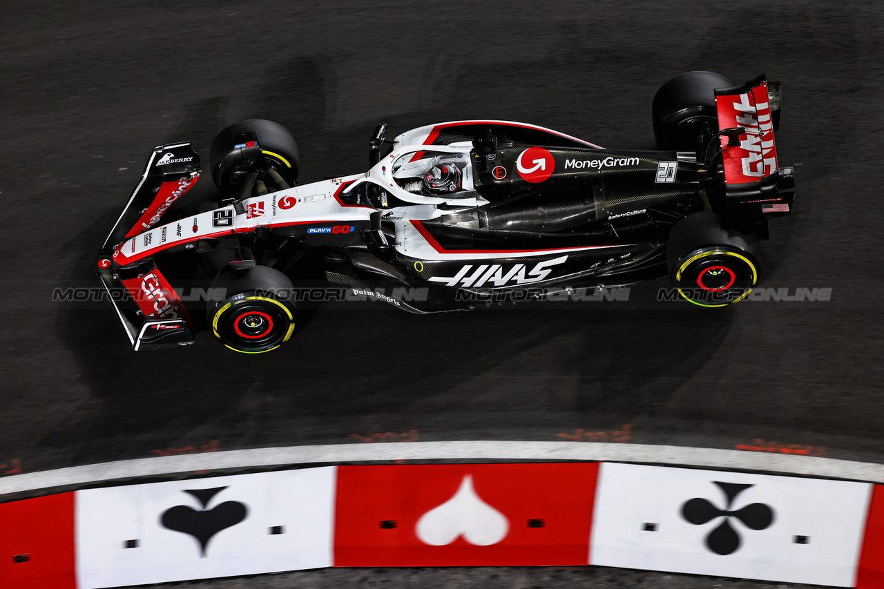 GP LAS VEGAS, Kevin Magnussen (DEN) Haas VF-23.

16.11.2023. Formula 1 World Championship, Rd 22, Las Vegas Grand Prix, Las Vegas, Nevada, USA, Practice Day.

- www.xpbimages.com, EMail: requests@xpbimages.com © Copyright: Batchelor / XPB Images