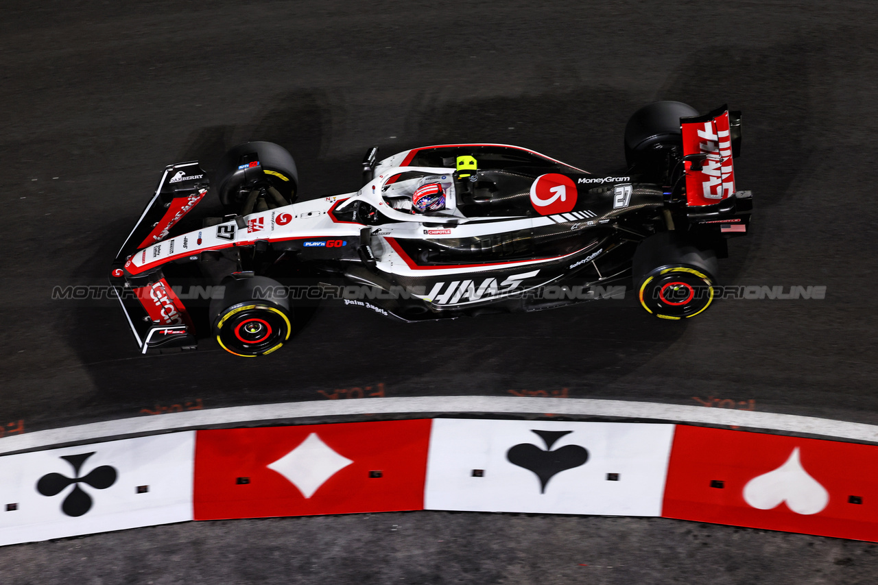 GP LAS VEGAS, Nico Hulkenberg (GER) Haas VF-23.

16.11.2023. Formula 1 World Championship, Rd 22, Las Vegas Grand Prix, Las Vegas, Nevada, USA, Practice Day.

- www.xpbimages.com, EMail: requests@xpbimages.com © Copyright: Batchelor / XPB Images