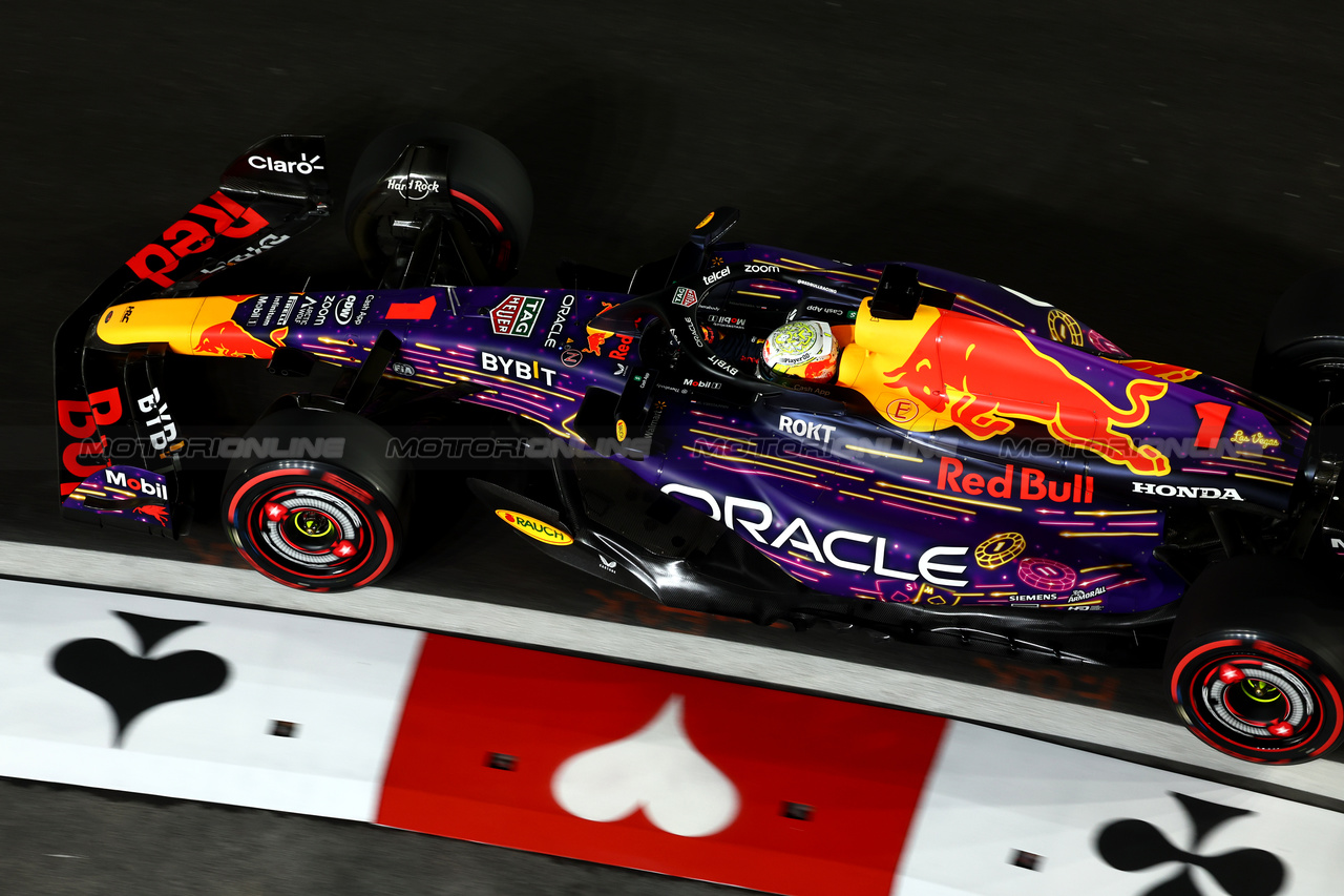 GP LAS VEGAS, Max Verstappen (NLD) Red Bull Racing RB19.

16.11.2023. Formula 1 World Championship, Rd 22, Las Vegas Grand Prix, Las Vegas, Nevada, USA, Practice Day.

- www.xpbimages.com, EMail: requests@xpbimages.com © Copyright: Batchelor / XPB Images