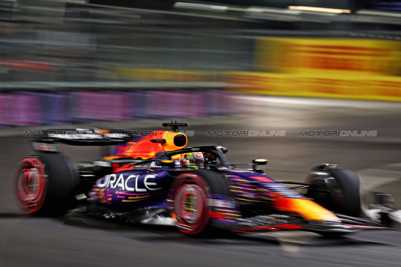 GP LAS VEGAS, Max Verstappen (NLD) Red Bull Racing RB19.

16.11.2023. Formula 1 World Championship, Rd 22, Las Vegas Grand Prix, Las Vegas, Nevada, USA, Practice Day.

 - www.xpbimages.com, EMail: requests@xpbimages.com © Copyright: Coates / XPB Images