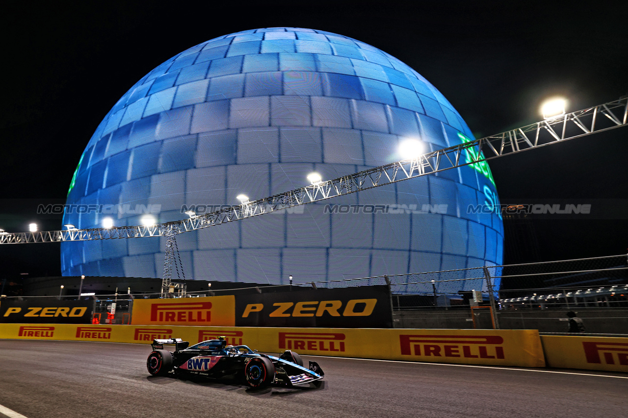 GP LAS VEGAS, Pierre Gasly (FRA) Alpine F1 Team A523.

16.11.2023. Formula 1 World Championship, Rd 22, Las Vegas Grand Prix, Las Vegas, Nevada, USA, Practice Day.

 - www.xpbimages.com, EMail: requests@xpbimages.com © Copyright: Coates / XPB Images