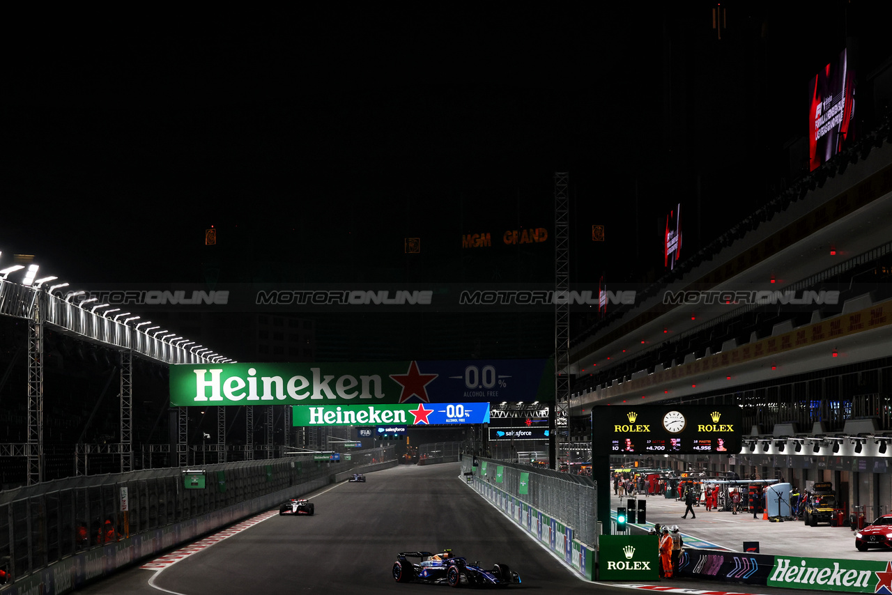 GP LAS VEGAS, Logan Sargeant (USA) Williams Racing FW45.

16.11.2023. Formula 1 World Championship, Rd 22, Las Vegas Grand Prix, Las Vegas, Nevada, USA, Practice Day.

- www.xpbimages.com, EMail: requests@xpbimages.com © Copyright: Moy / XPB Images