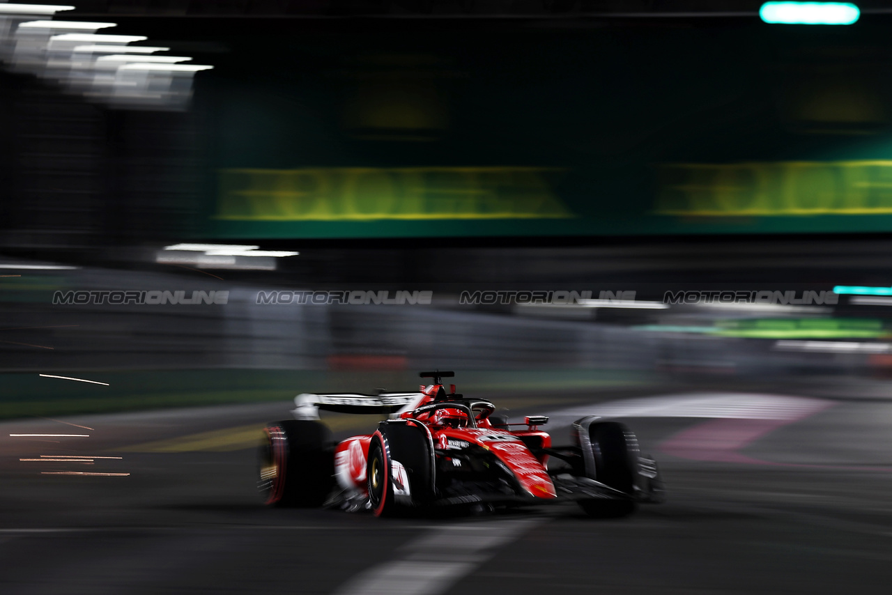 GP LAS VEGAS, Charles Leclerc (MON) Ferrari SF-23.

16.11.2023. Formula 1 World Championship, Rd 22, Las Vegas Grand Prix, Las Vegas, Nevada, USA, Practice Day.

- www.xpbimages.com, EMail: requests@xpbimages.com © Copyright: Moy / XPB Images