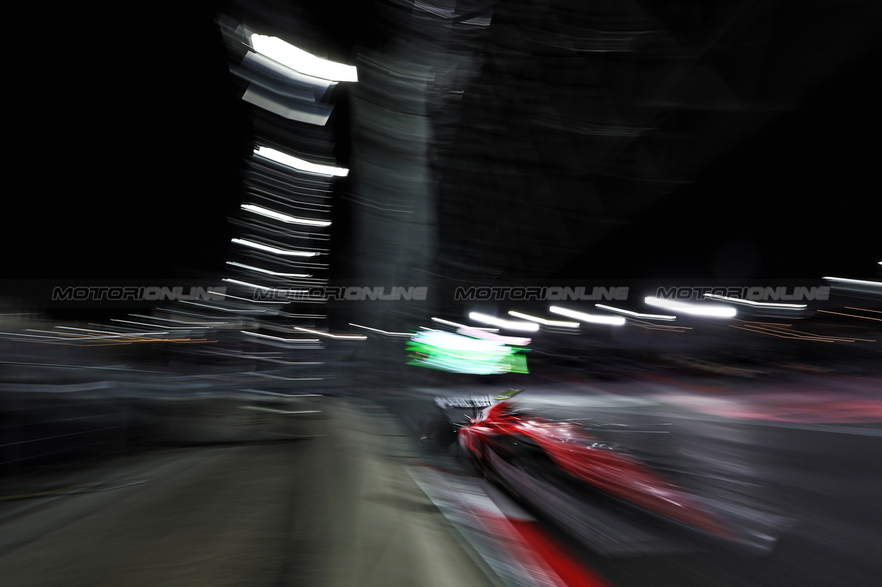 GP LAS VEGAS, Carlos Sainz Jr (ESP) Ferrari SF-23.

16.11.2023. Formula 1 World Championship, Rd 22, Las Vegas Grand Prix, Las Vegas, Nevada, USA, Practice Day.

- www.xpbimages.com, EMail: requests@xpbimages.com © Copyright: Moy / XPB Images