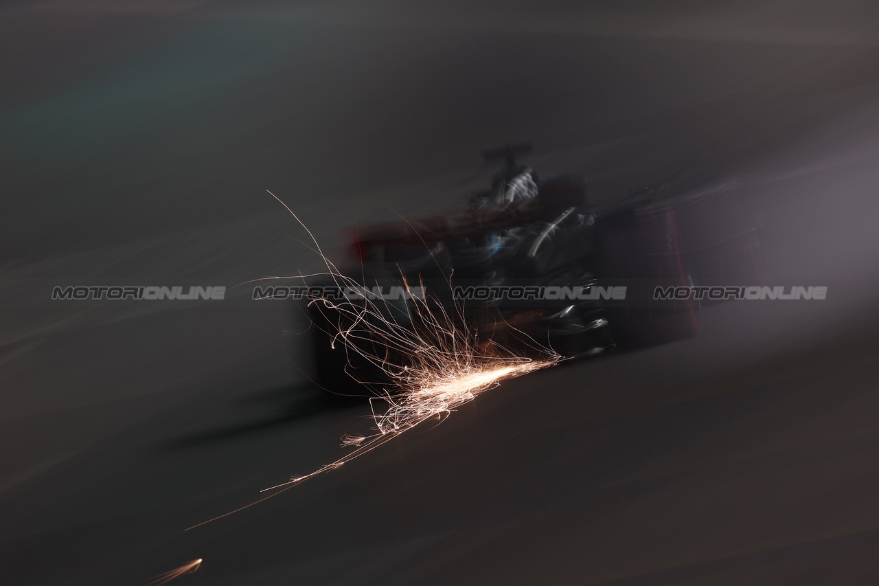GP LAS VEGAS, George Russell (GBR) Mercedes AMG F1 W14 sends sparks flying.

16.11.2023. Formula 1 World Championship, Rd 22, Las Vegas Grand Prix, Las Vegas, Nevada, USA, Practice Day.

- www.xpbimages.com, EMail: requests@xpbimages.com © Copyright: Moy / XPB Images