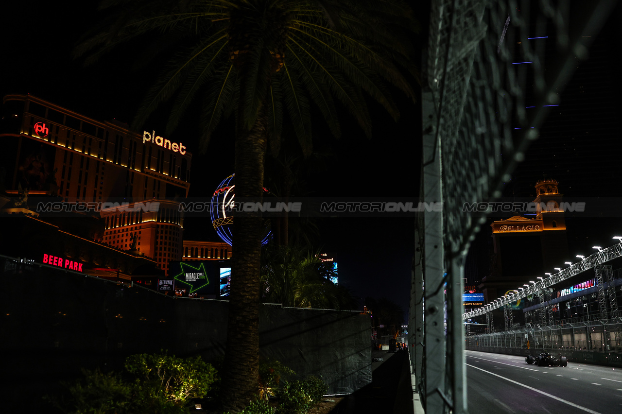 GP LAS VEGAS, Valtteri Bottas (FIN), Alfa Romeo Racing 
16.11.2023. Formula 1 World Championship, Rd 22, Las Vegas Grand Prix, Las Vegas, Nevada, USA, Practice Day.
- www.xpbimages.com, EMail: requests@xpbimages.com © Copyright: Charniaux / XPB Images