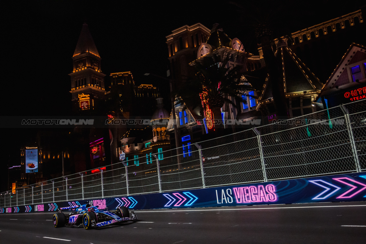GP LAS VEGAS, Esteban Ocon (FRA) Alpine F1 Team A523.

16.11.2023. Formula 1 World Championship, Rd 22, Las Vegas Grand Prix, Las Vegas, Nevada, USA, Practice Day.

- www.xpbimages.com, EMail: requests@xpbimages.com © Copyright: Bearne / XPB Images