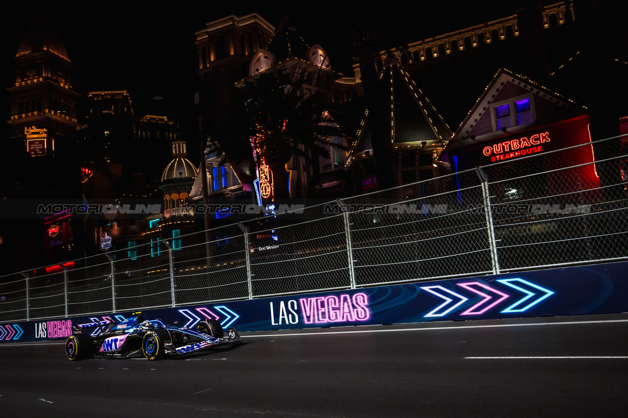 GP LAS VEGAS, Pierre Gasly (FRA) Alpine F1 Team A523.

16.11.2023. Formula 1 World Championship, Rd 22, Las Vegas Grand Prix, Las Vegas, Nevada, USA, Practice Day.

- www.xpbimages.com, EMail: requests@xpbimages.com © Copyright: Bearne / XPB Images